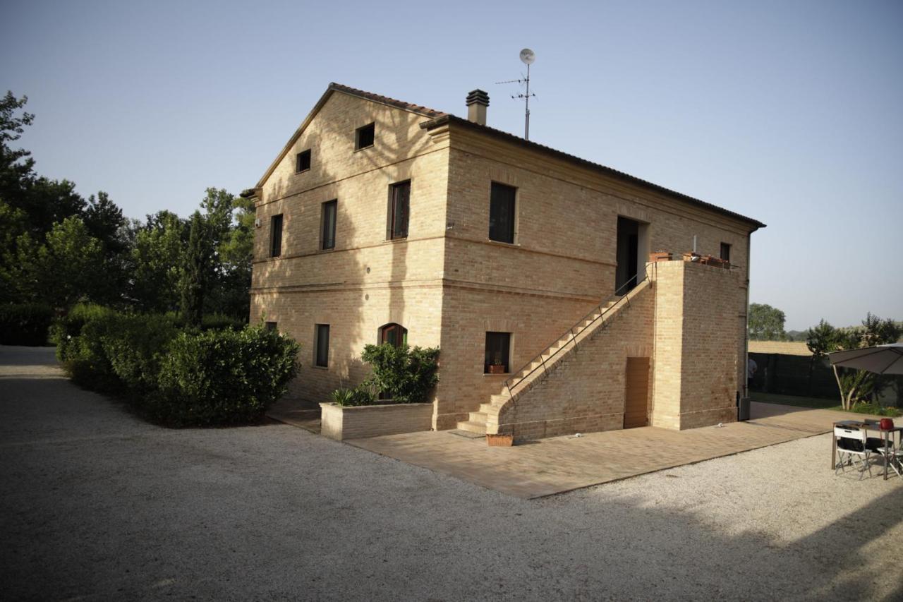 Гостевой дом Agriturismo La Fonte Di San Girio Потенца-Пичена Экстерьер фото