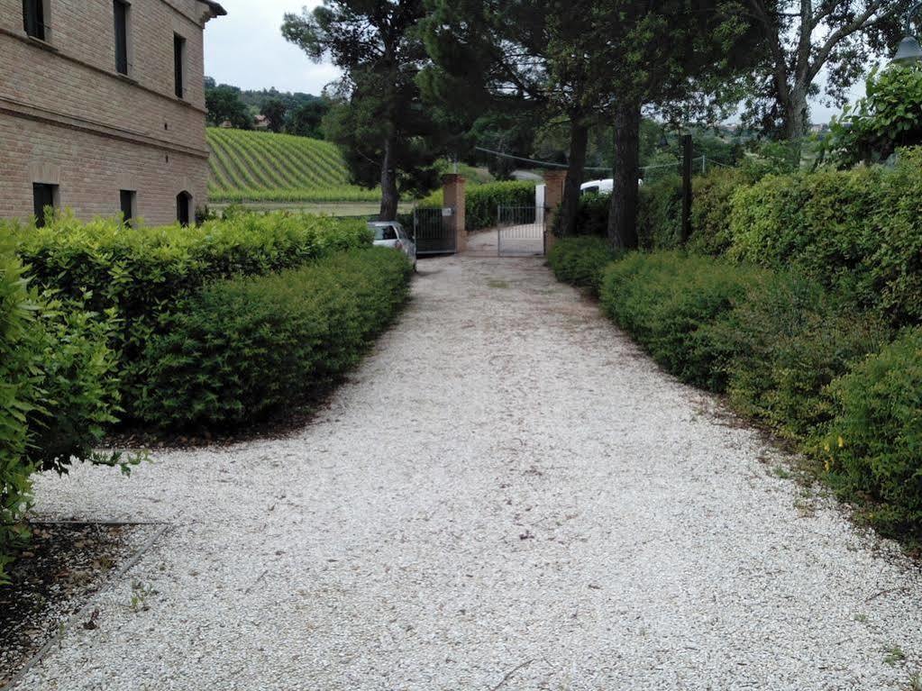 Гостевой дом Agriturismo La Fonte Di San Girio Потенца-Пичена Экстерьер фото