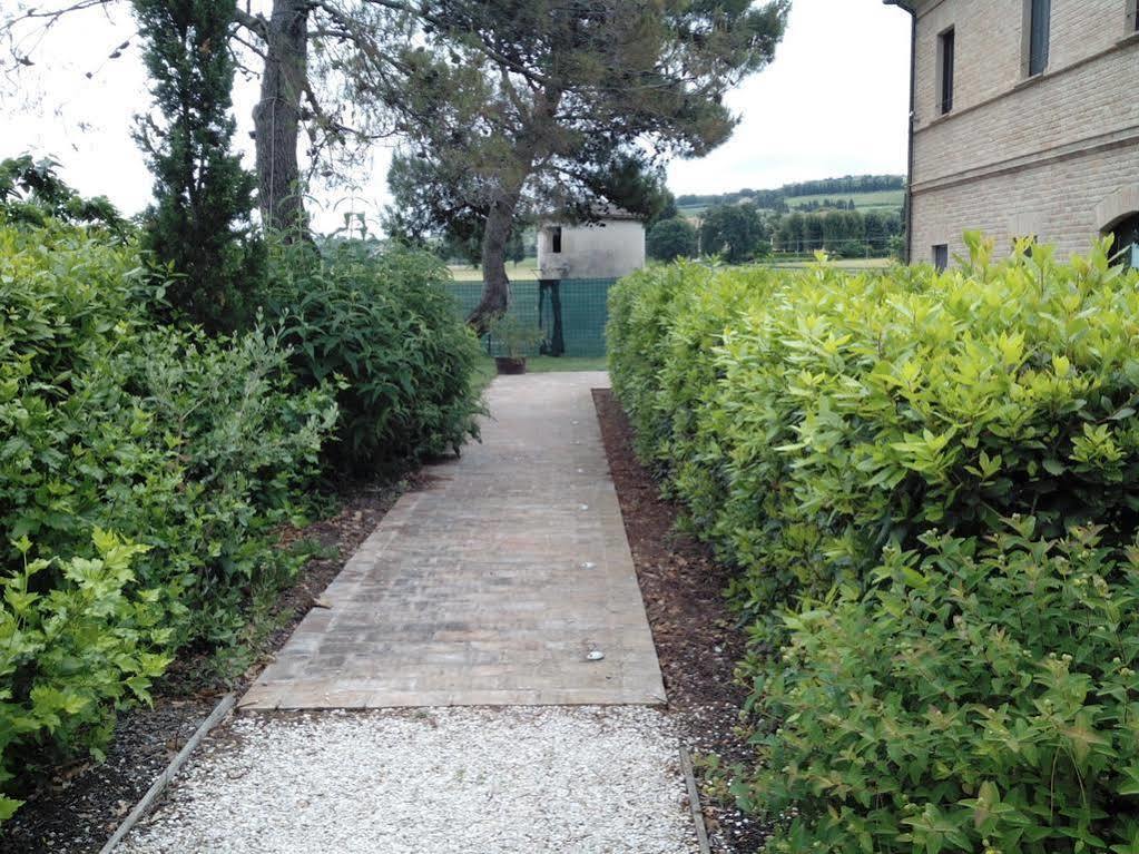 Гостевой дом Agriturismo La Fonte Di San Girio Потенца-Пичена Экстерьер фото