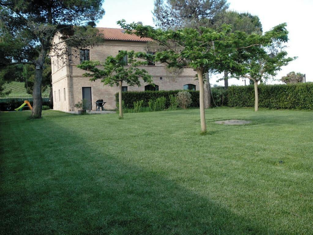 Гостевой дом Agriturismo La Fonte Di San Girio Потенца-Пичена Экстерьер фото